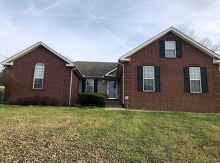 123 Victoria Ln E, Hendersonville, TN 37075