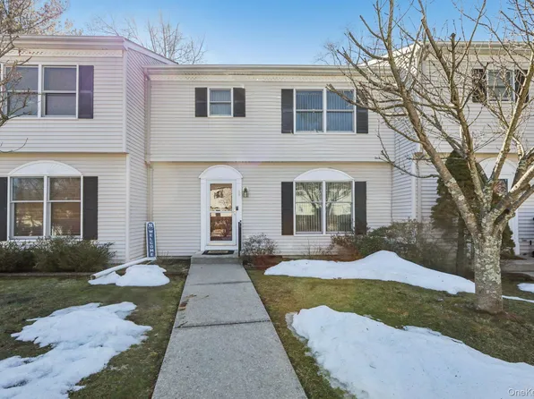 36 Lackawanna Trail, Suffern, NY 10901