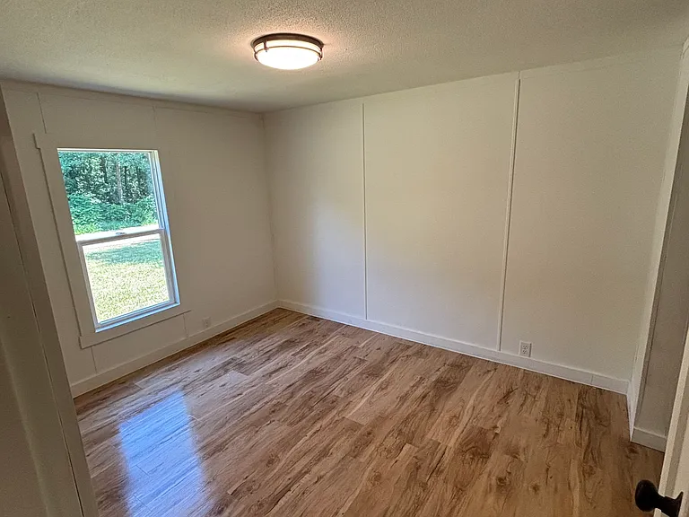 430 E Jameson Ave — Photo 10