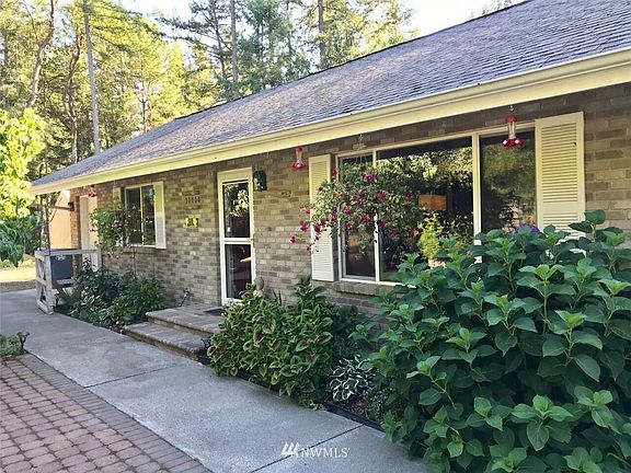 3rd image of 10104 109th Avenue Ct