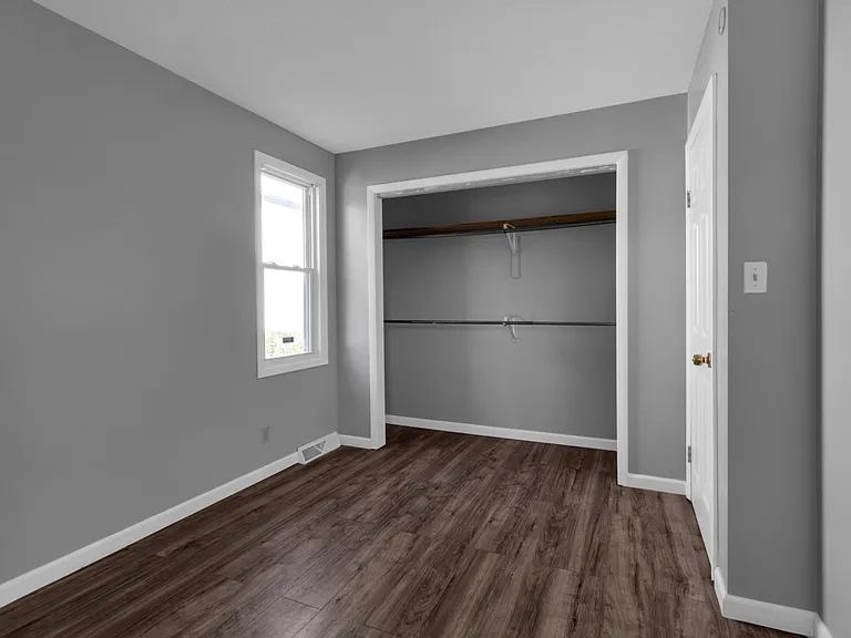 4 Hewitt Ave #1 — Photo 10