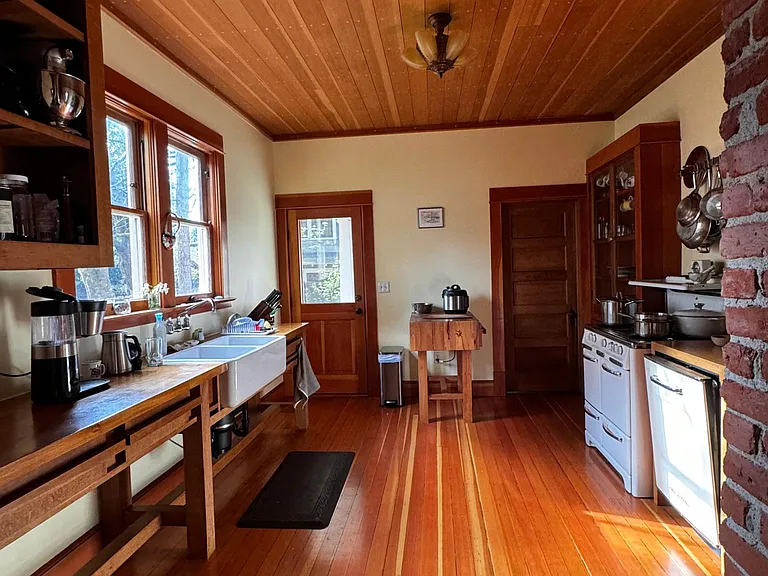 1506 SE Taylor St — Photo 9