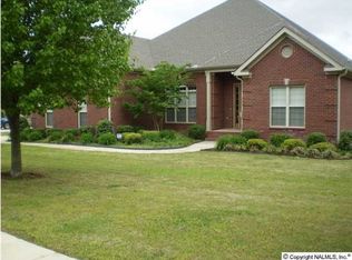 233 Twin Lakes Dr, New Market, AL 35761