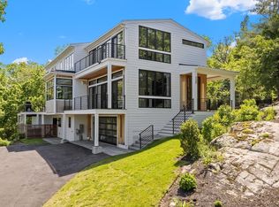 135 Beach St, Cohasset, MA 02025