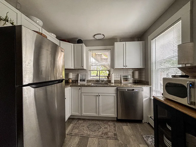 47 Laurel St #1 — Photo 11