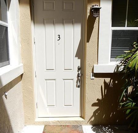 3rd image of 809 Marina Del Ray Ln Unit 3