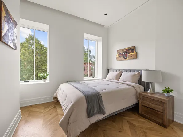 467 Lexington Avenue image 9 of 15