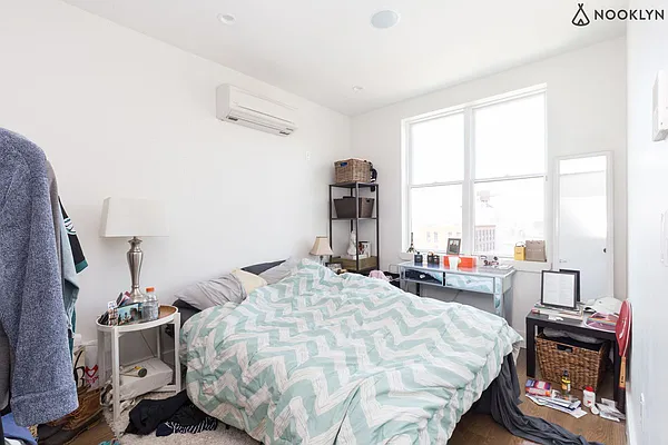 Rented by Nooklyn NYC LLC | media 73