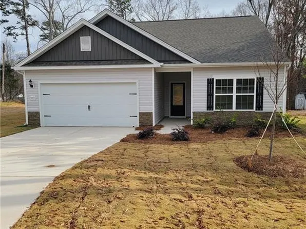 3471 Robindale Dr, Winston Salem, NC 27107