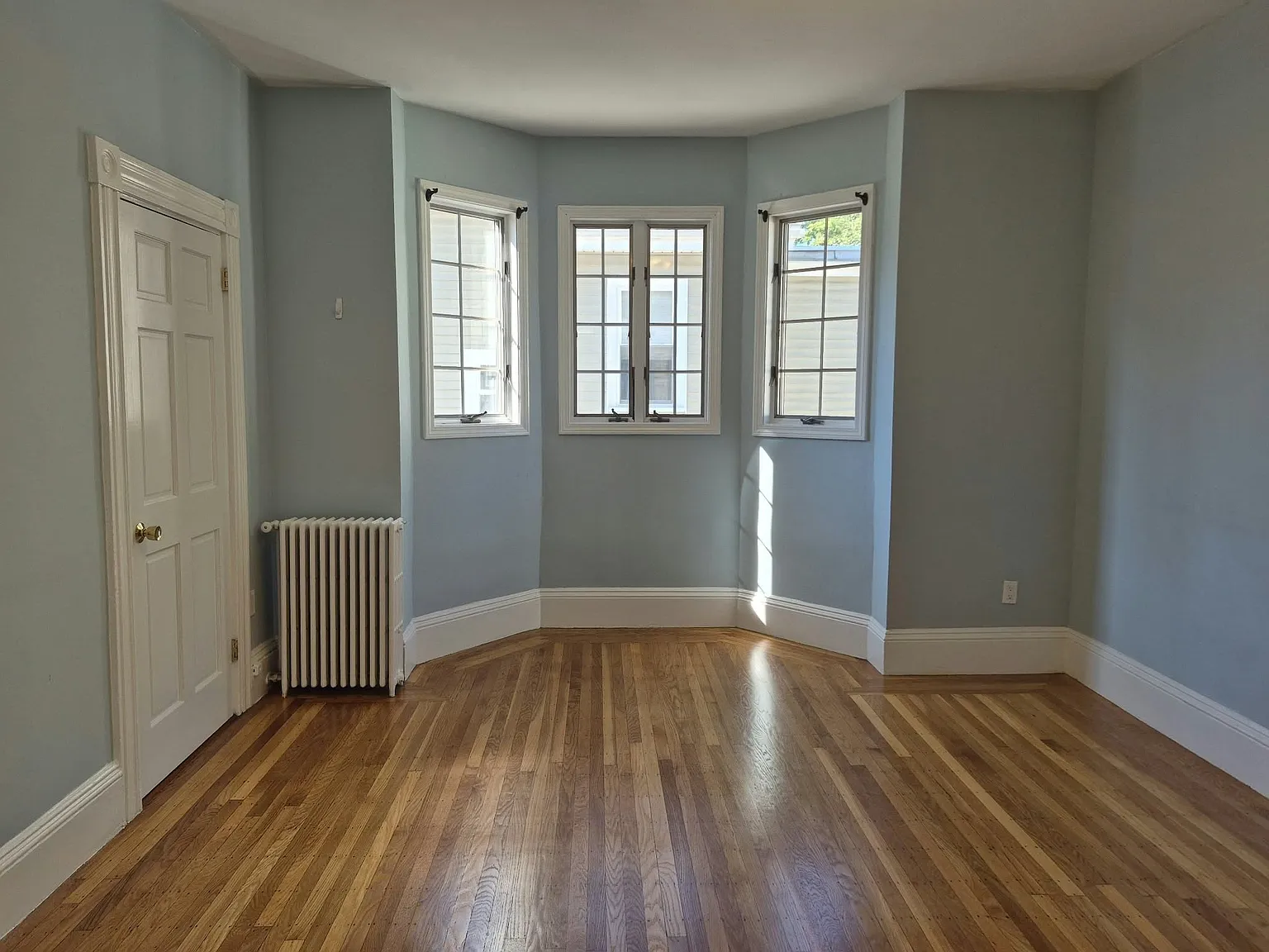 2 bed, 1.0 bath, 834 sqft, $2,750 — Photo 4