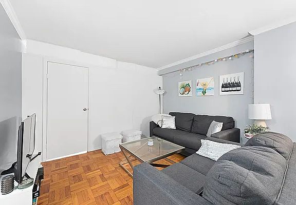 3rd image of 333 E 34th St APT 7H