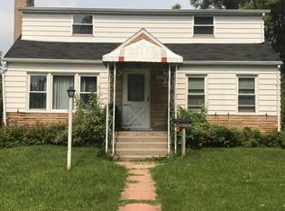 422 W Evelyn St, Freeport, IL 61032