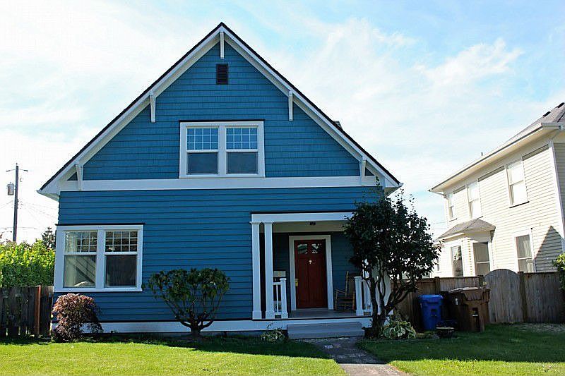 Front - 4210 N Stevens with new hardie board siding, trim and paint