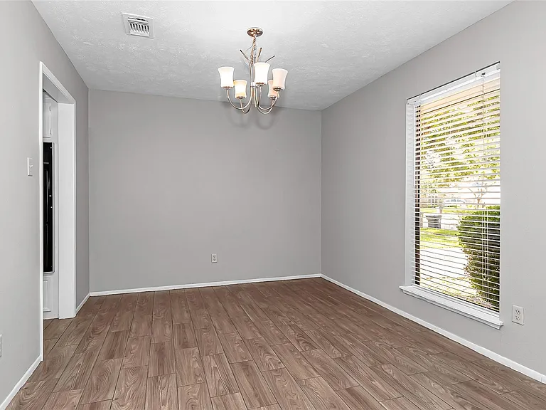 2710 Green Fields Dr — Photo 12