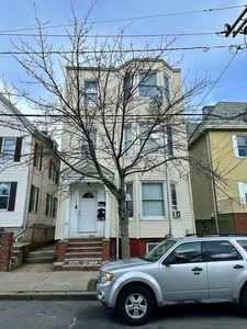 252 E Eagle St, East Boston, MA, 02128