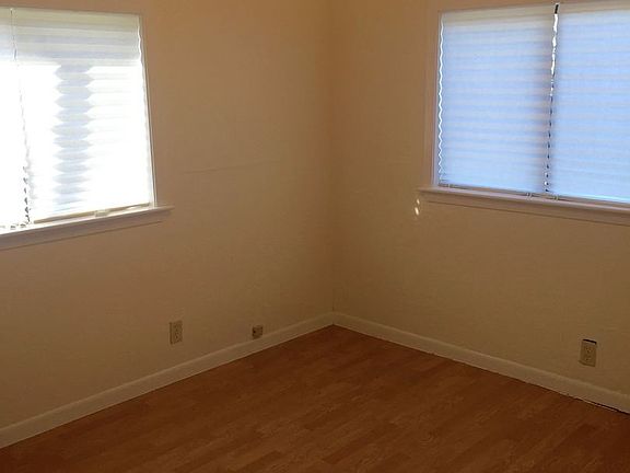 5th image of 702 El Camino Way