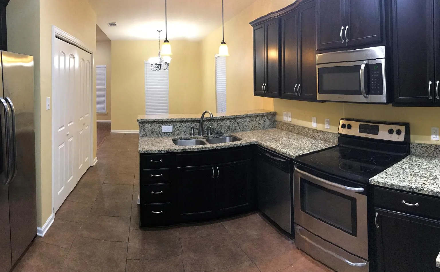 500 Barreca St — Photo 4