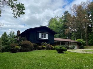 302 Cobblestone Ln, Ligonier, PA 15658