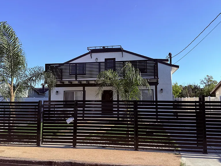 1257 E Laurelwood Dr — Photo 1