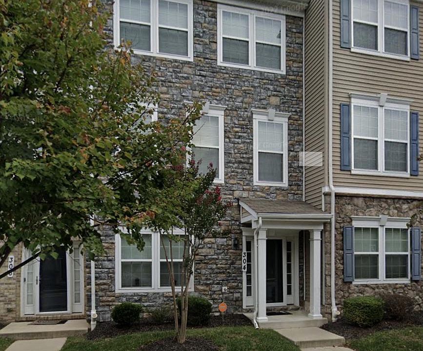 1st image of 304 Paladium Ct