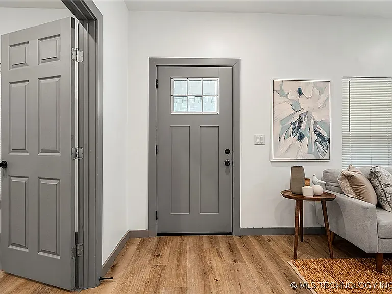 3 bed, 1400 sqft, $1,900 — Photo 3