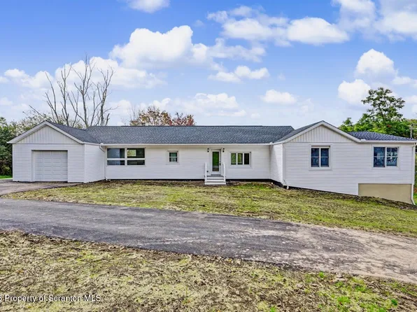 130 Sullivan Rd, Dalton, PA 18414