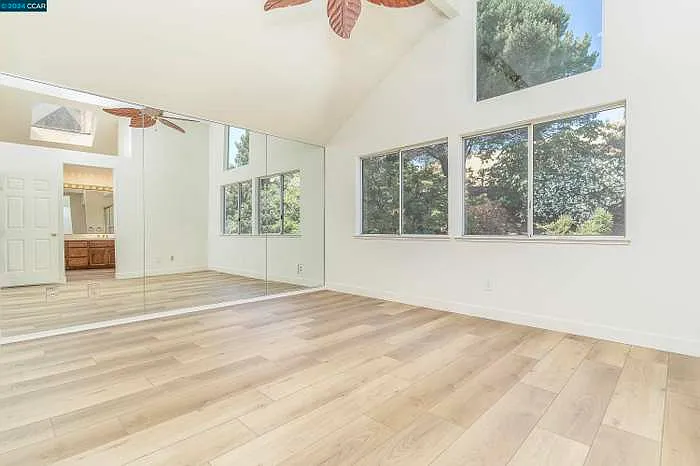 2707 Carmen Ct — Photo 5