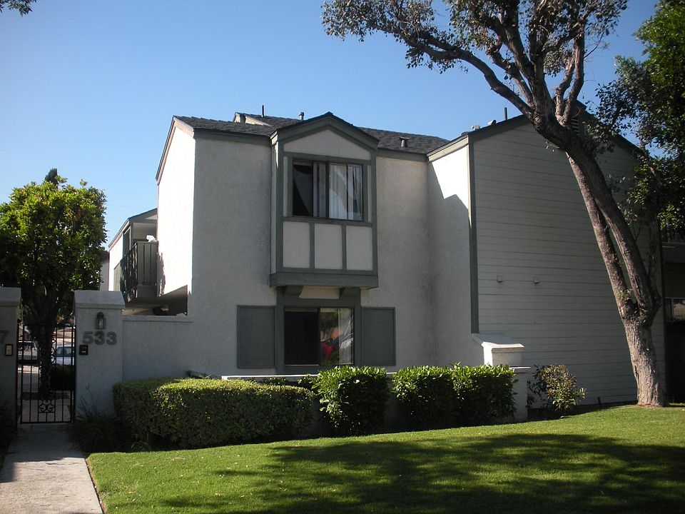 1st image of 533 W Broadway #202