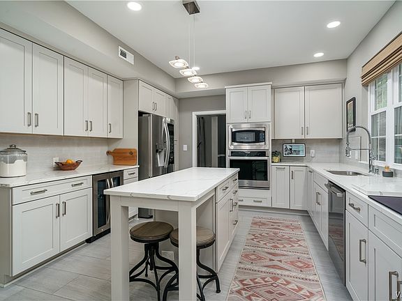 2nd image of 9124 Halsey Cir NE