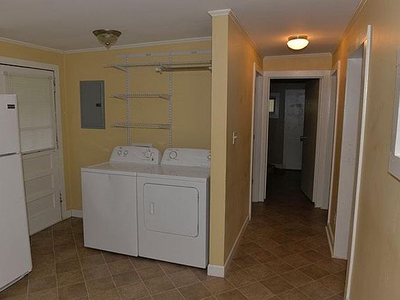Kitchen/Laundry
