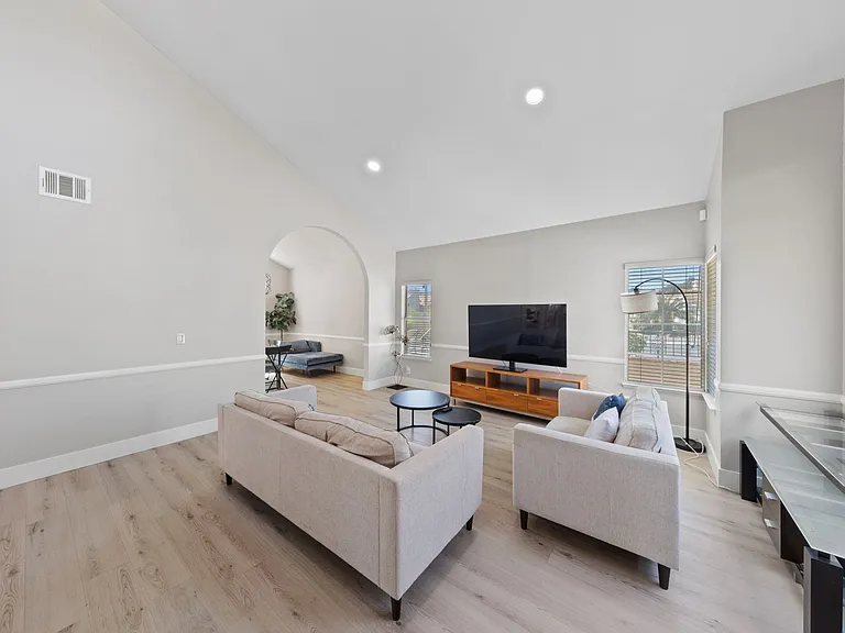 9741 Great Bend Dr — Photo 11