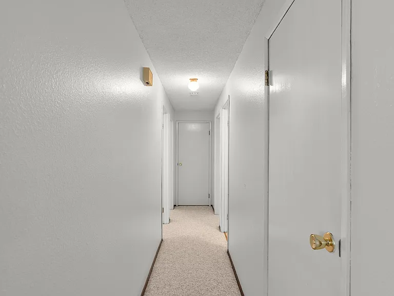 630 Bender Ln — Photo 12