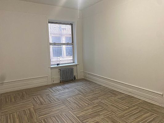 1st image of 10 Post Ave #524