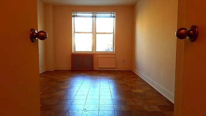 Rented by Realty Queens LLC | media 7