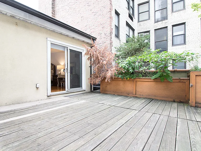208 E 73rd St #4E — Photo 2