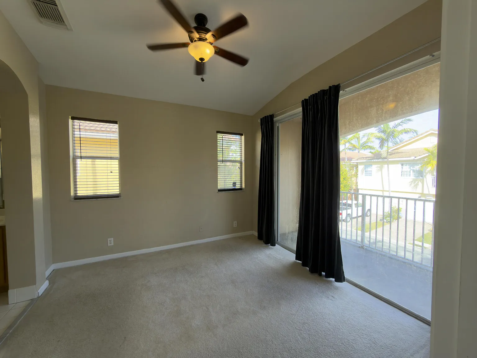 2 bed, 2.0 bath, 1022 sqft, $1,999 — Photo 4