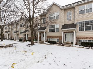 521 Pheasant Trl, Saint Charles, IL 60174