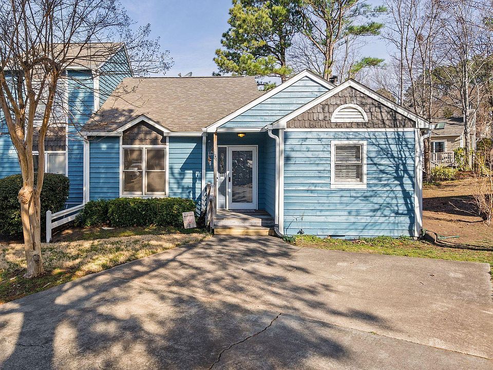 1st image of 10 Hickory Wood Sq