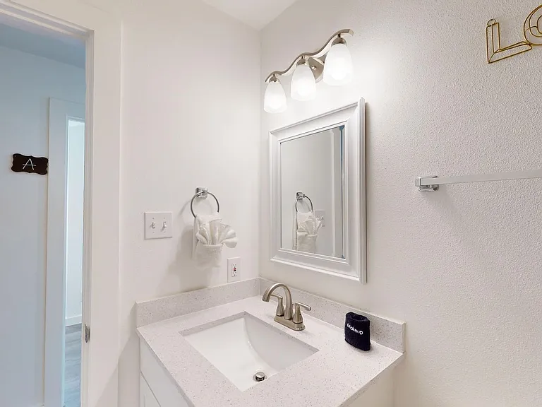 6409 Burns St #307 — Photo 8