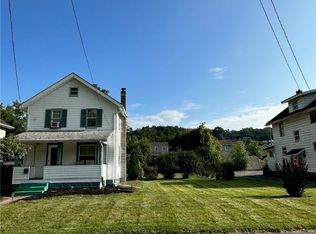 320 W Liberty St, Lowellville, OH 44436