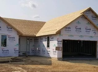 419 Blue Spruce Dr, Poplar Grove, IL 61065