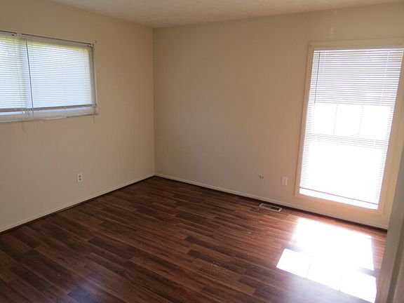 5th image of 3080 Valleywood Dr