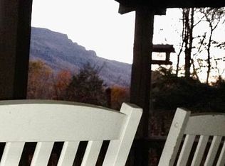 371 Tweetsie Ln E, Banner Elk, NC 28604