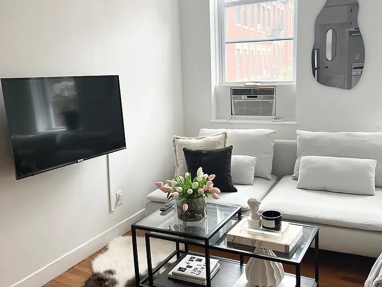 84 W Cedar St #5 — Photo 5