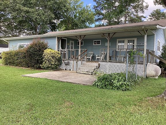 4th image of 700 Hutchinson Dr