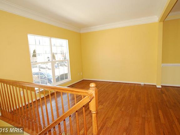 4th image of 521 Tuliptree Sq NE