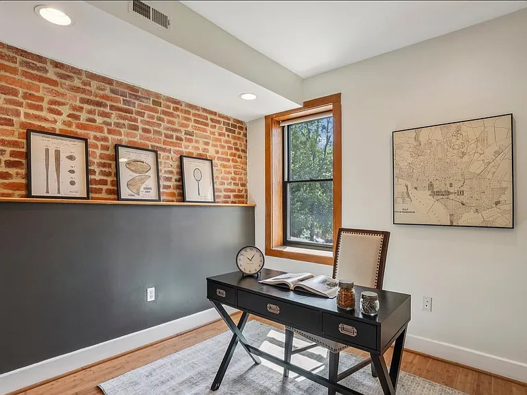 1032 Lamont St NW #B — Photo 7