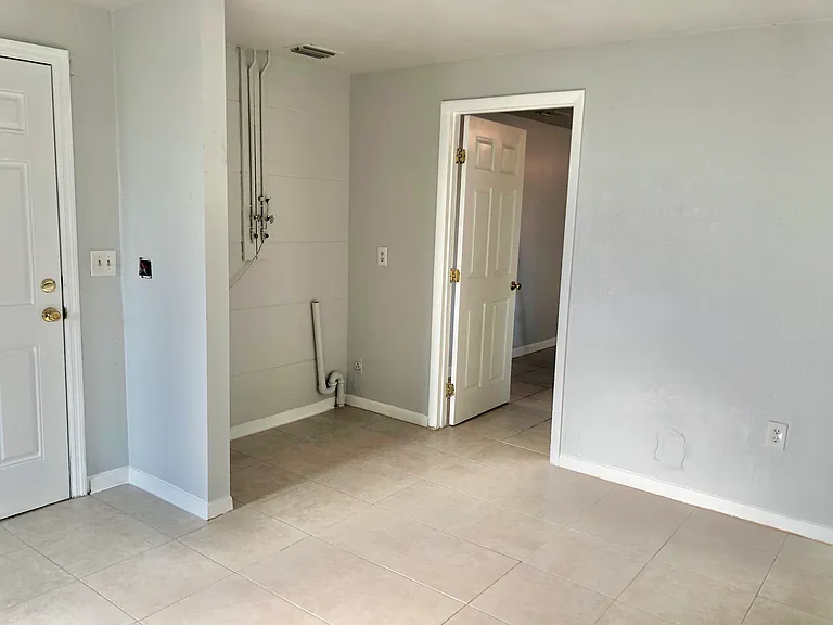 21451 Olean Blvd — Photo 15