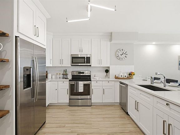 5th image of 4811 BAYSHORE BOULEVARD #303