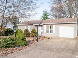 1023 3rd St, Lacon, IL 61540